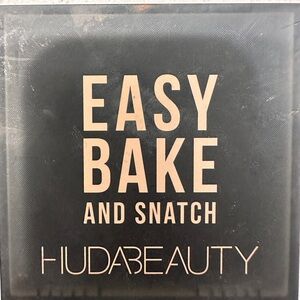 HUDA BEAUTY Banana Bread Easy Bake and Snatch